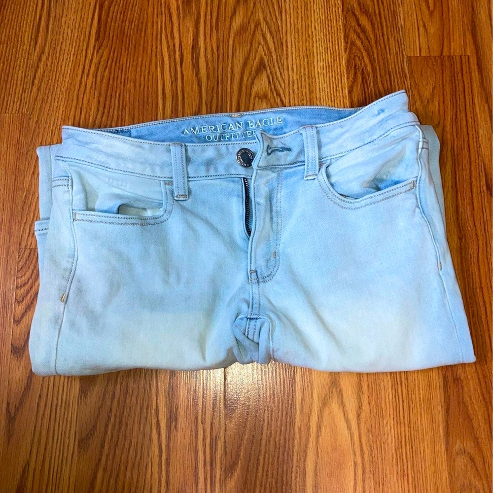 American Eagle Light Wash Super Stretch Sz 6